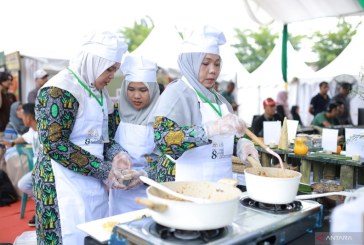 Kontingen Nagan Raya Sajikan Masakan di Atas Batu Giok Aceh di Arena PKA