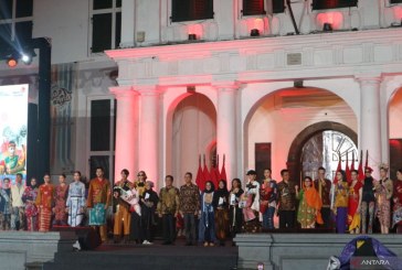 Pemprov DKI Jakarta Beri Penghargaan kepada Desainer Remaja dalam Penutupan Gernas BBI BBWI