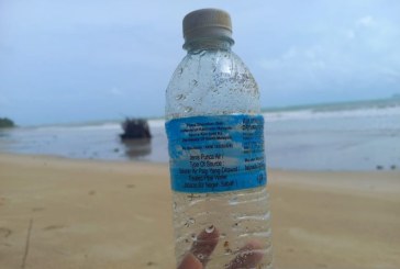 Jelang Tahun Baru, Pantai Natuna Mulai Dipenuhi Limbah Plastik dari Luar Negeri