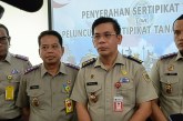 BPN DKI Jakarta Serahkan 2.451 Sertifikat Tanah ke Warga Jakarta