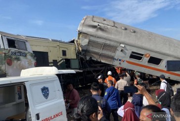 Kereta Api Turangga dan KA Lokal Bandung Alami Insiden Tabrakan di Cicalengka