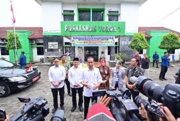 Jokowi Tinjau Puskesmas Toroh 1 untuk Pastikan Distribusi Alat USG dan Antropometri Aman