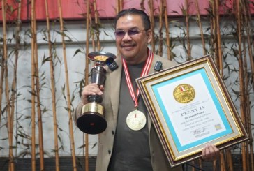 Kontribusi dalam Politik Indonesia, Denny JA Dianugerahi The Legend Award