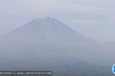 Gunung Semeru Alami Erupsi Pagi Ini, Semburkan Abu Vulkanik Hingga 400 Meter