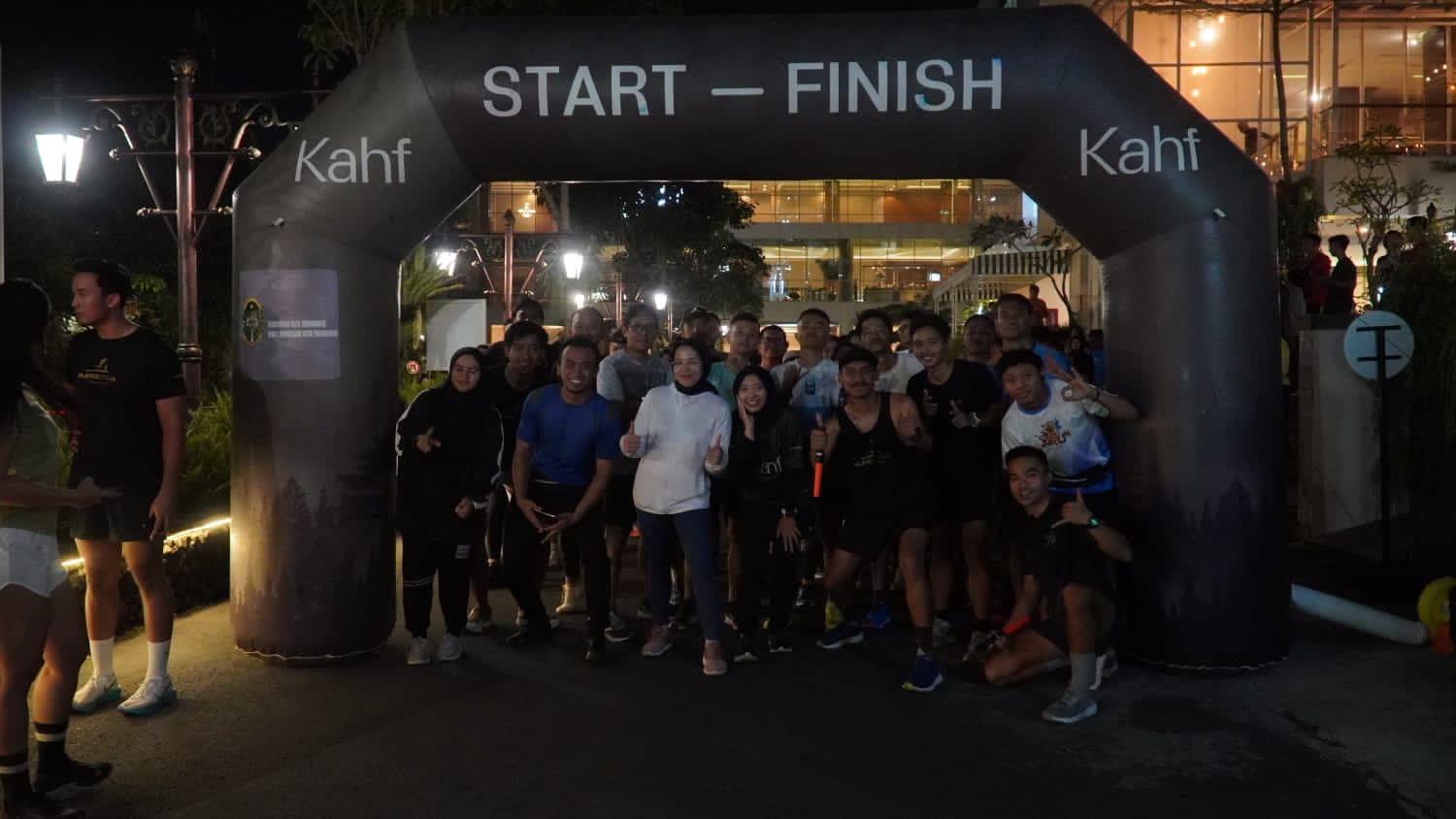 Mataram City Yogyakarta Kerja Sama dengan Komunitas Playon Gelar “Thursday Night Run”