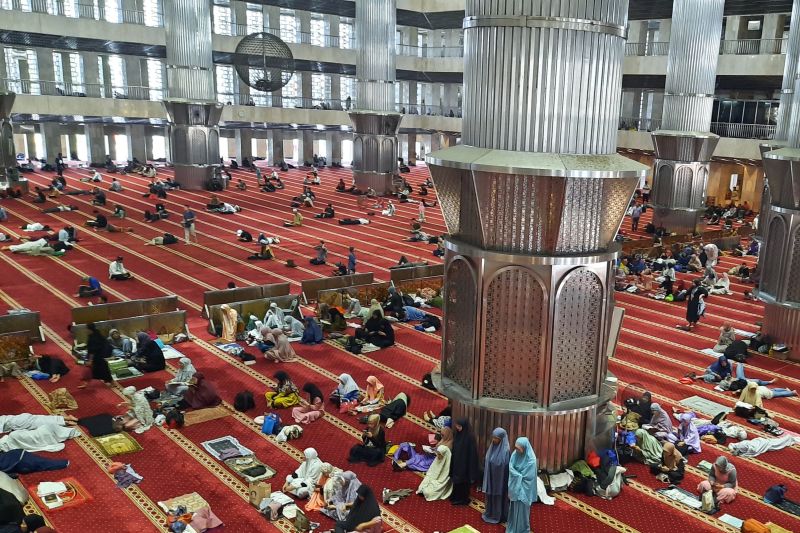 Rayakan Malam Takbiran di Masjid Istiqlal dengan Rampak Bedug, Takbir Nasional dan Pawai Obor