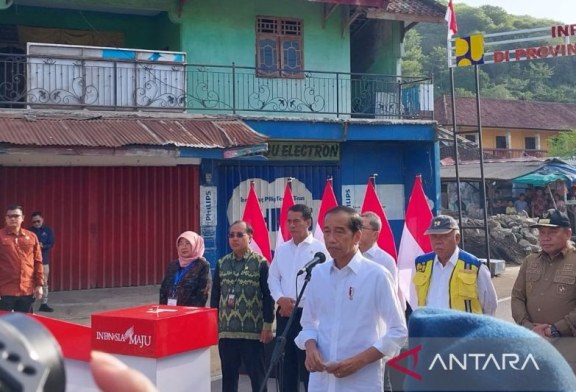 Jokowi Resmikan Lima Ruas Inpres Jalan Daerah di NTB
